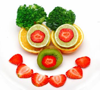 http://insidethegem.com/wp-content/uploads/2012/08/Healthy-kid-food1.jpg