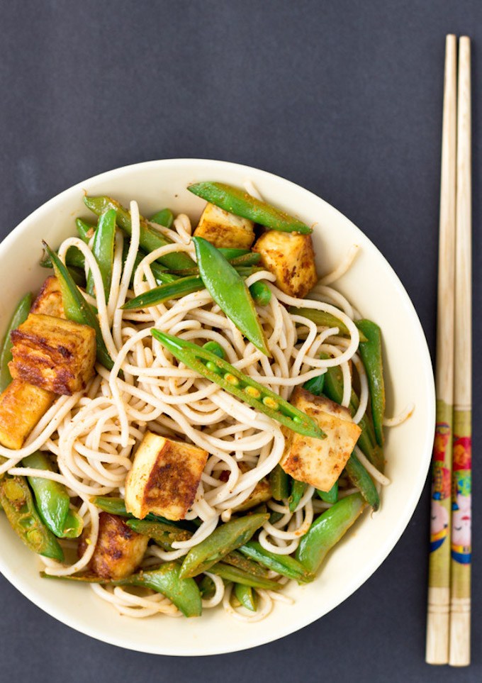 Chinese-Tofu-Veggie-Chow-Mein-01.jpg